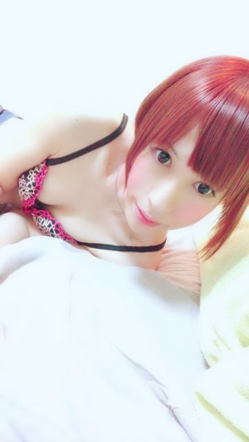 ムネとお尻の割れ目がチャームポイントなの♡